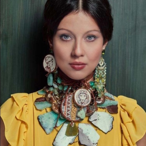 Meet your Posher, Elena - Picture 1 of 1